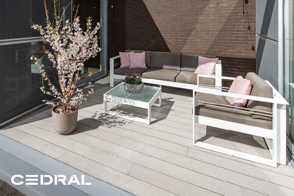 Les lames de terrasse en fibres-ciment Cedral surclassent le bois