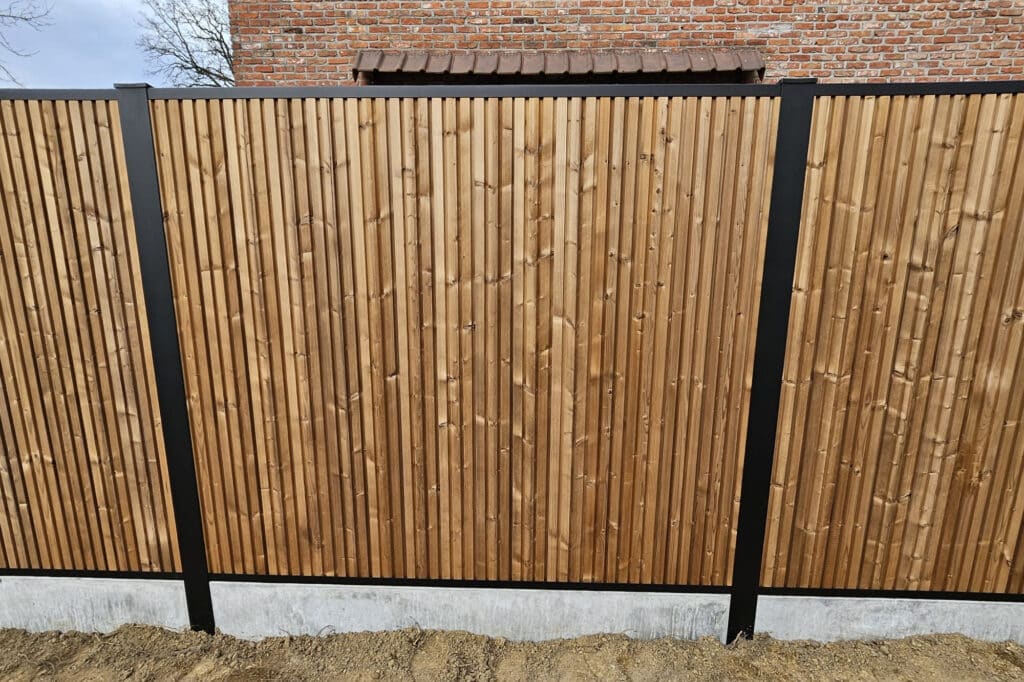 Wim's Afsluitingen réalise un projet de jardin spécial avec des produits de haute qualité de DomsPro 1