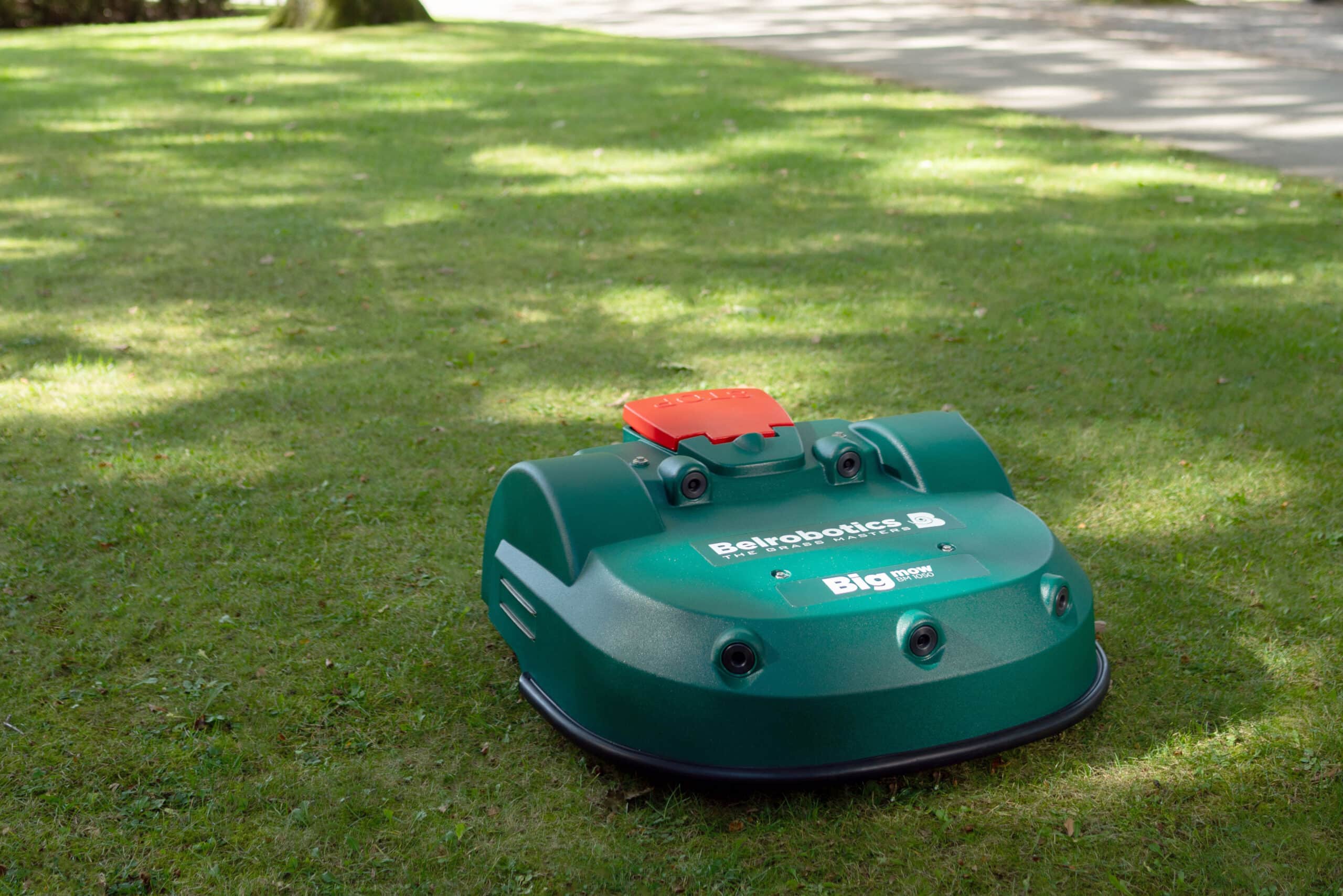 Gestion optimisée de l’entretien des parcs et jardins grâce aux robots tondeuses 6