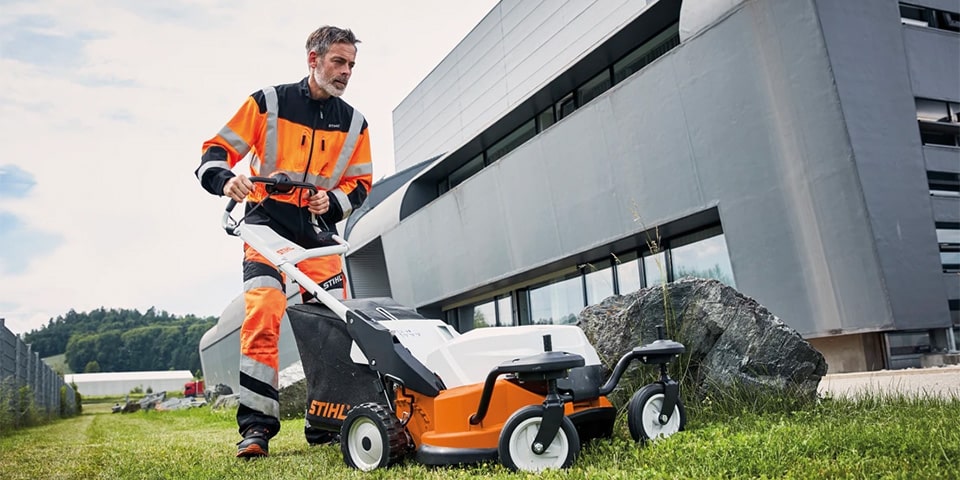 STIHL pakt uit met professionele accugrasmaaier RMA 765 V