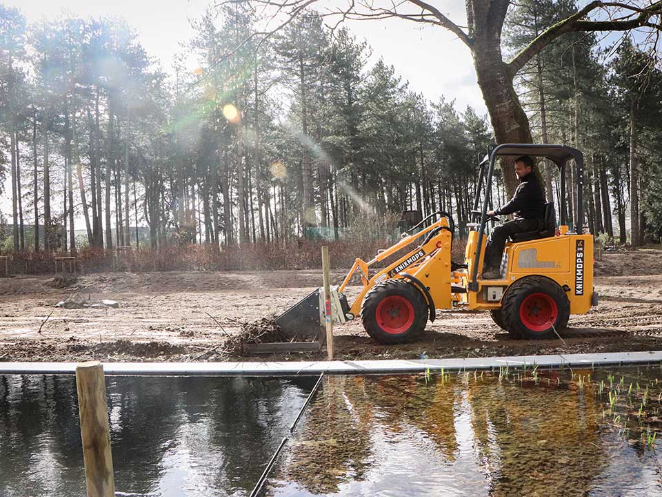 Stage V kniklader met grote hefkracht. Als er veel grond verzet moet worden