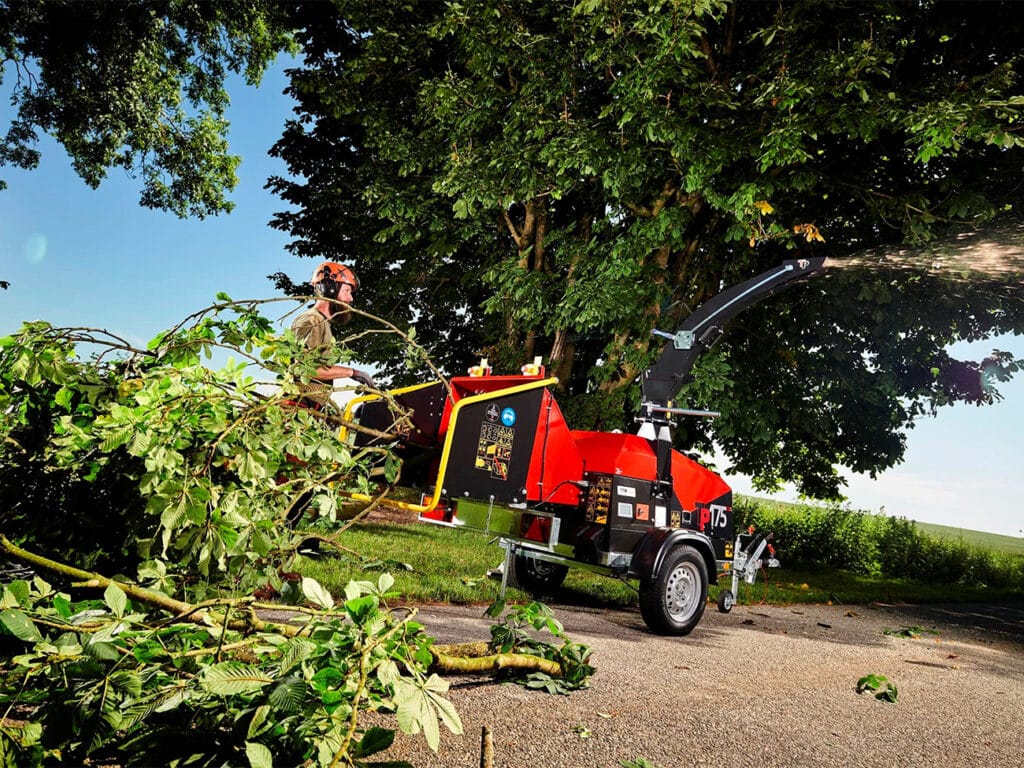 Houthakselaar met grote diameter en volledig elektrische versie