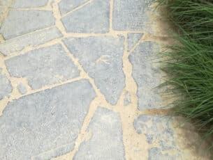 Gebroken-blauwe-steen-als-flagstone—diverse-topafwerking-(9)(