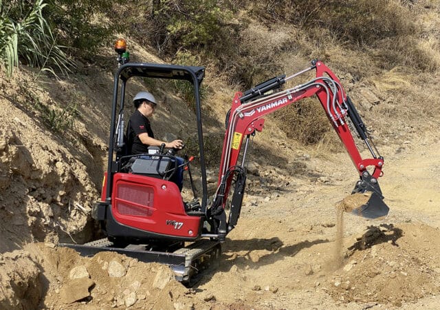 Yanmar-ViO17-stabiel-in-moeilijk-terrein