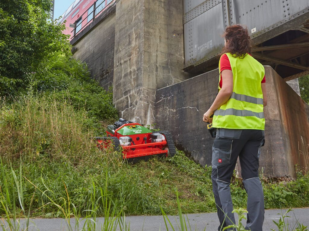 Krachtige rupsmaaier met messcherpe troeven