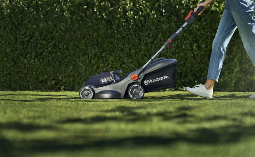 Husqvarna Aspire™ LC34-P4A © Husqvarna Aspire™ LC34-P4A ©