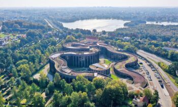 Green-Roof_BaseCamp-ZinCo_KraghBerglund_DronePixelsENT_ID5690-1