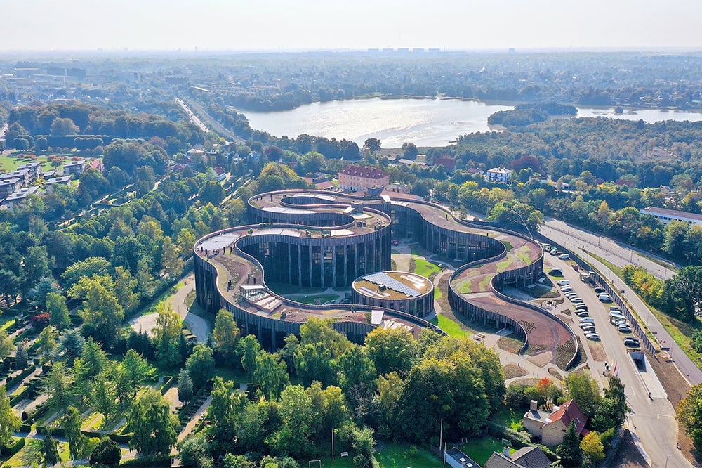 Een kronkelend pad in het groen… zes verdiepingen hoog