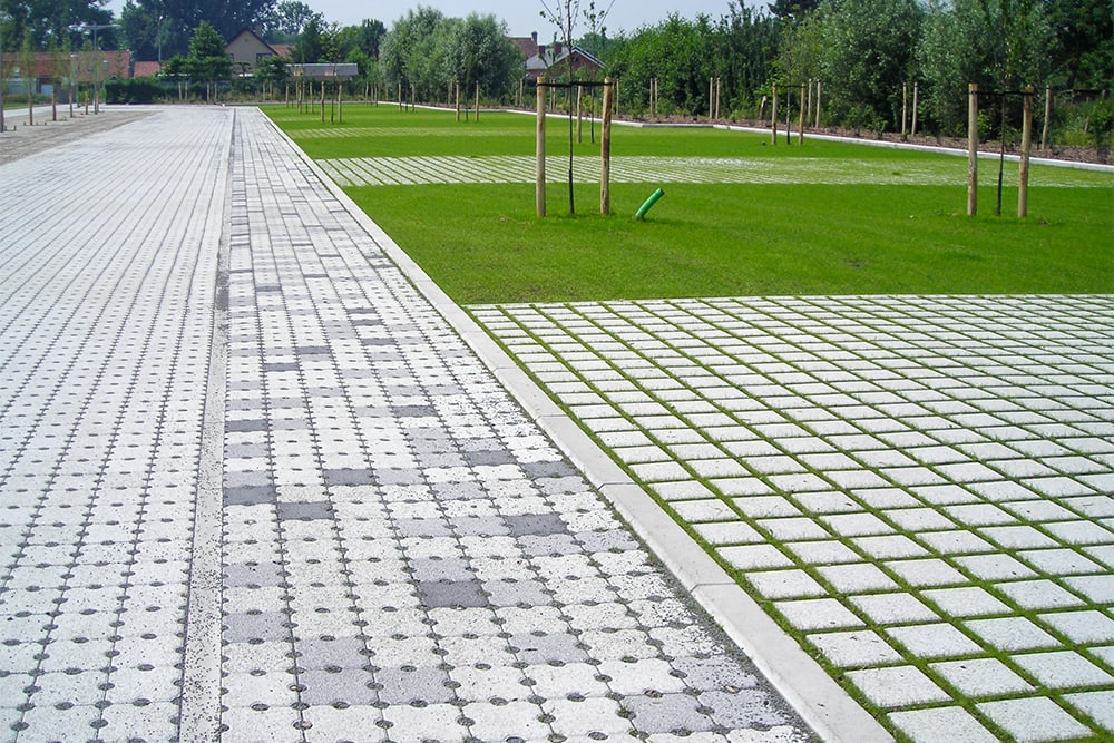 Pionier in waterpasserende en waterdoorlatende bestrating blijft innoveren