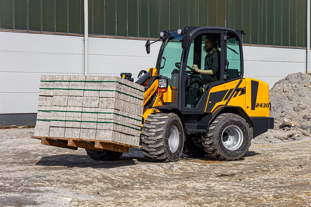 HEUSDENS SCHÄFFER investeert in innovatieve wielladers voor landbouw en industrie