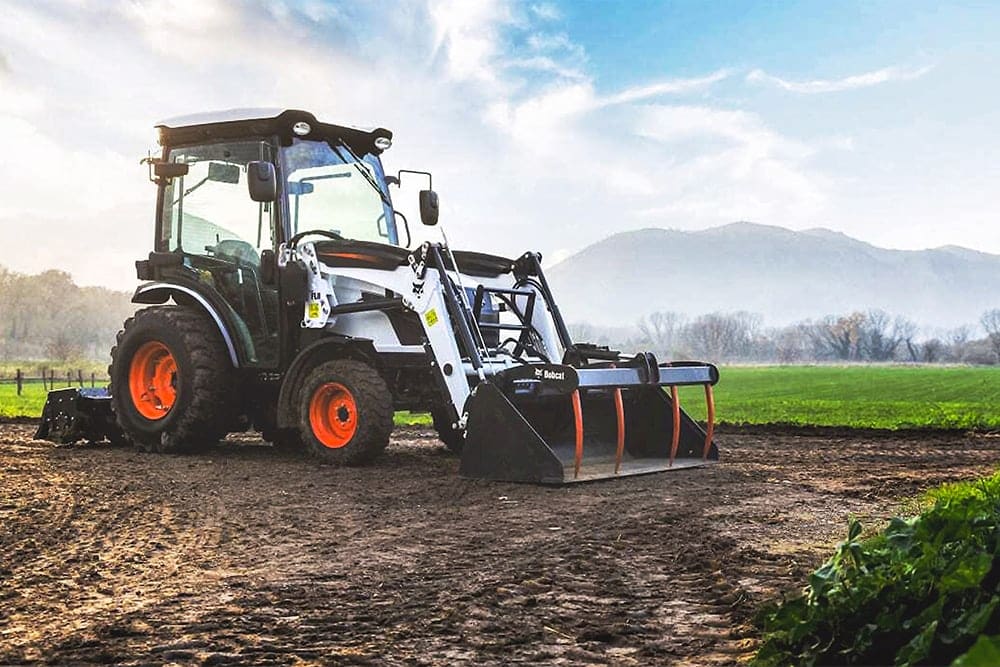 Compacte tractoren voor toepassing in tuin en landschap