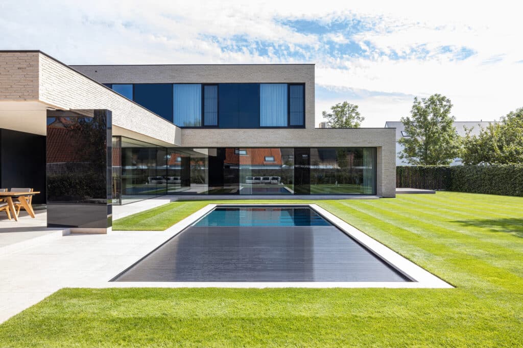 Pool Cover Systems kent sterke start van zwembadseizoen 2025