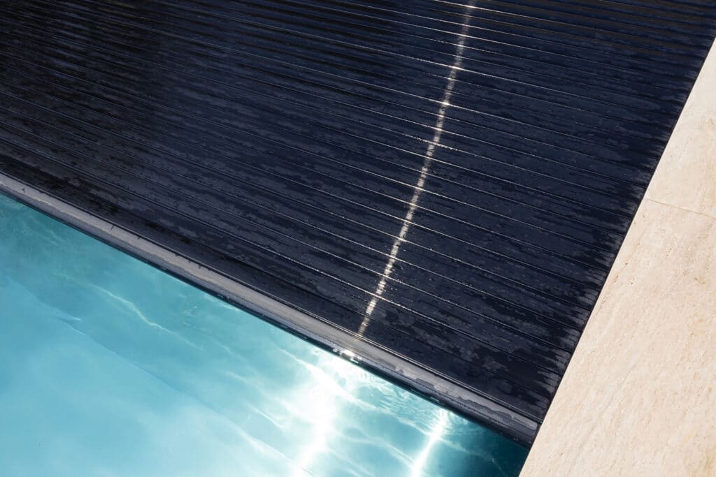 Waarom steeds meer zwembadbouwers voor Pool Cover Systems kiezen 1