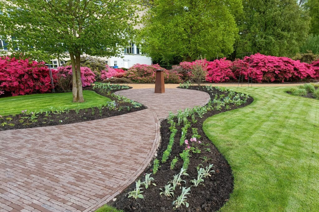 Tuinbouwschool Melle legt duurzame Passietuin aan met waterdoorlatende bestrating 1