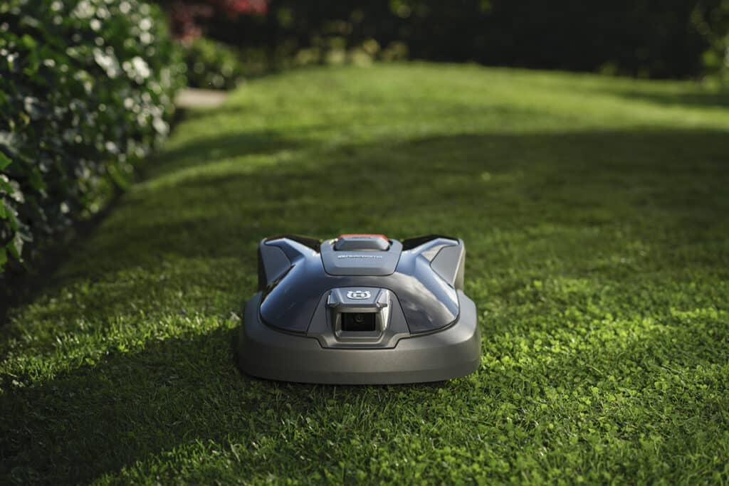 Husqvarna onthult duo van robotmaaiers met AI-vision voor kleine tot middelgrote tuinen 2