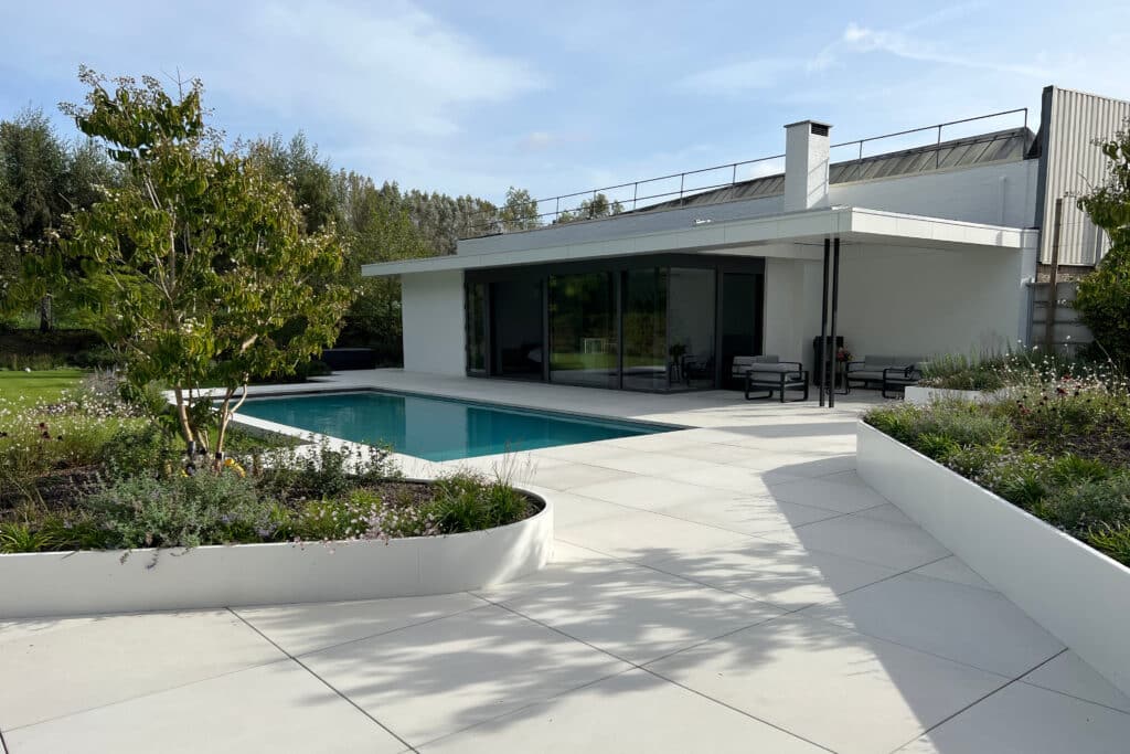 Met esthetisch prefabbeton tilt Betonal tuinontwerpen naar een hoger niveau 3