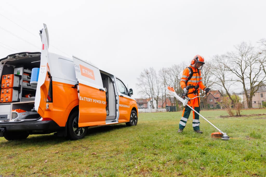 Maatwerkbedrijf Bewel schakelt over op elektrische tuinmachines: 100% accu in groenonderhoud 2