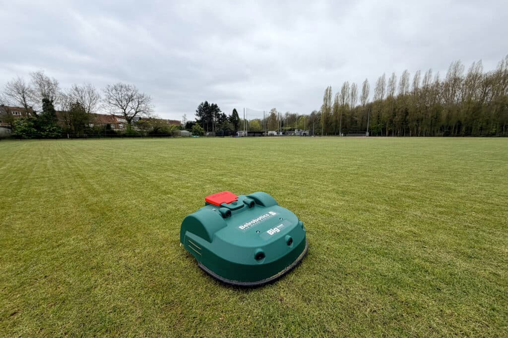 Sportveld maaien met robot: 19.000 m² perfect gemaaid met GPS-RTK technologie bij honkbalploeg Hoboken Pioneers 3