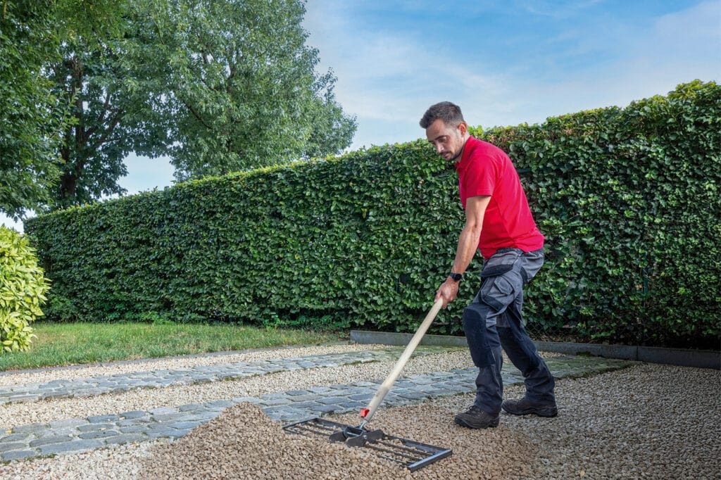 Polet introduceert gevingerlaste stelen en ziet vraag naar egalisatieharken groeien 3
