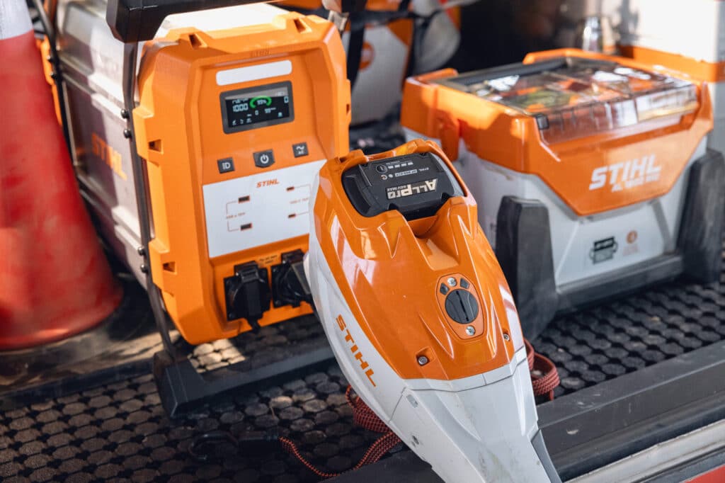 STIHL stelt accu-oplossingen voor die veiligheid, mobiliteit en snelheid combineren 1