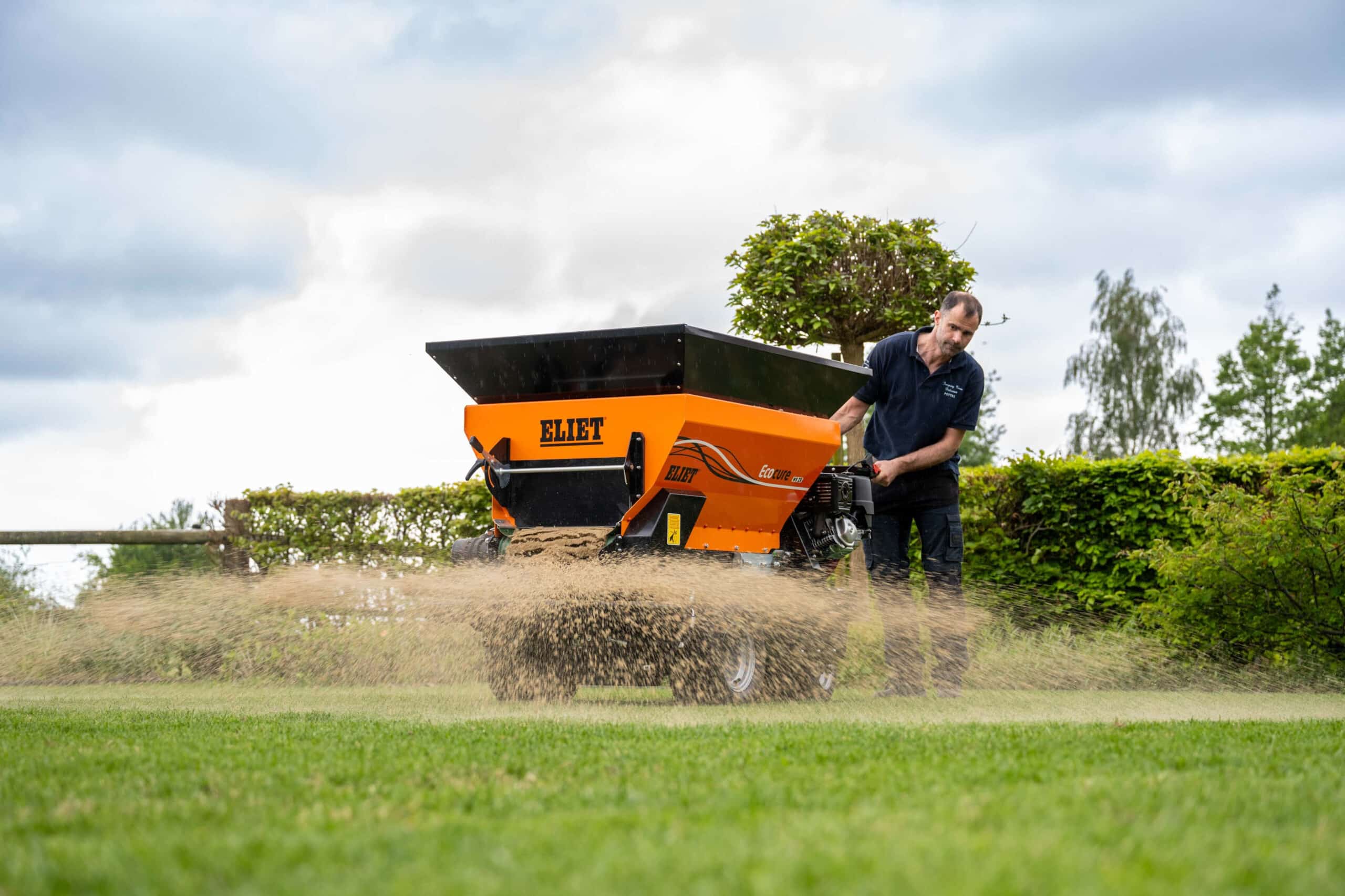 Hoe herstel je een gazon na de zomer? ELIET legt uit 1
