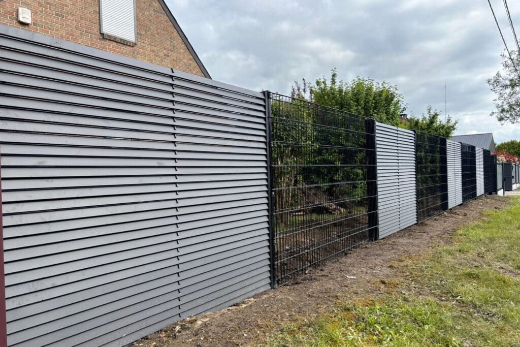 Het modulaire stalen lamellenpaneel voor een strakke afsluiting 2
