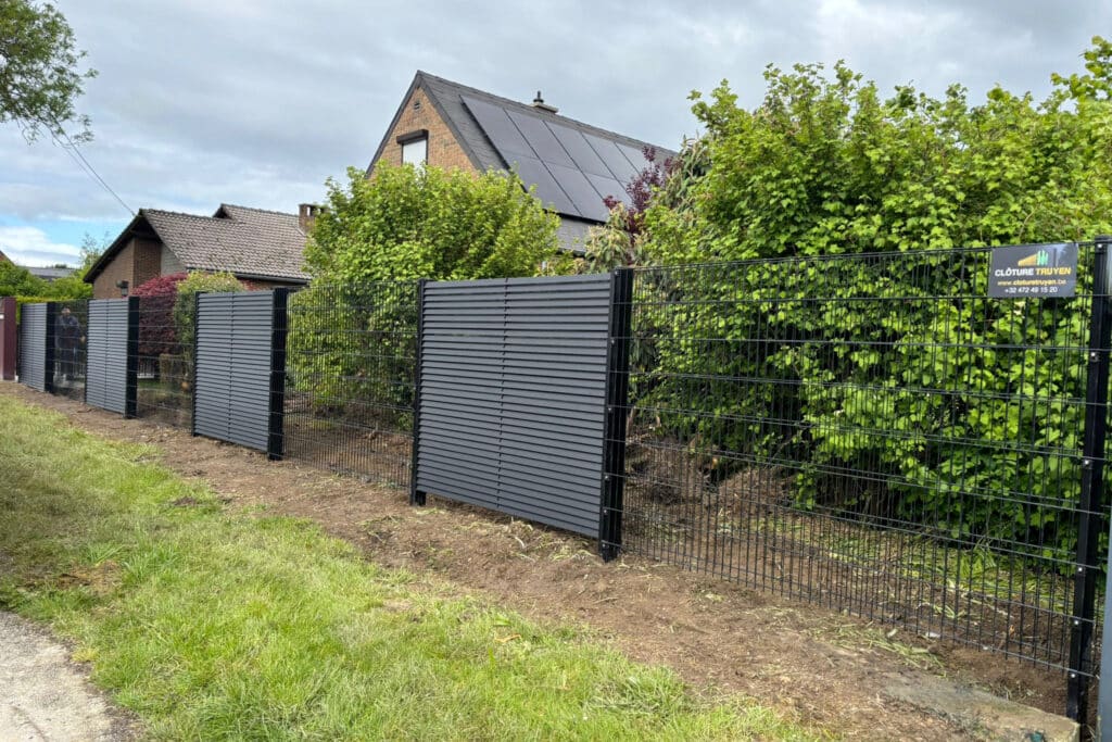 Het modulaire stalen lamellenpaneel voor een strakke afsluiting 3
