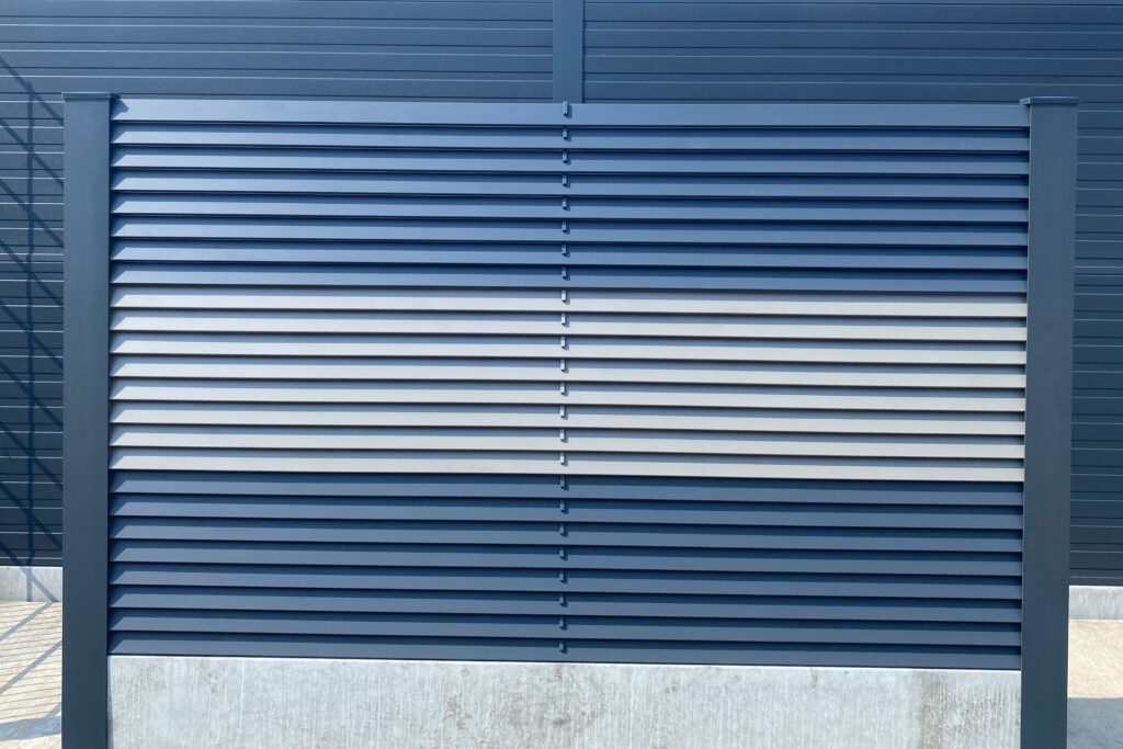 Het modulaire stalen lamellenpaneel voor een strakke afsluiting 1