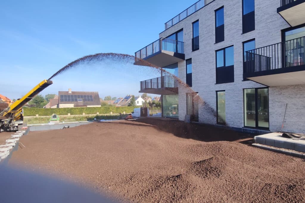 Acterra investeert in Stone Slinger voor daktuinen, parken en binnenpleinen 1
